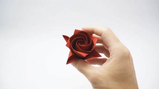 立体折纸玫瑰花