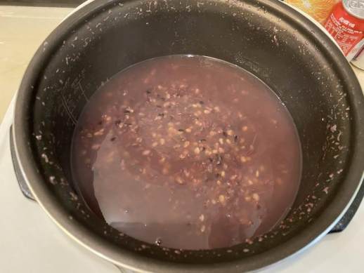 教你如何快速煮出香浓的黑米粥
